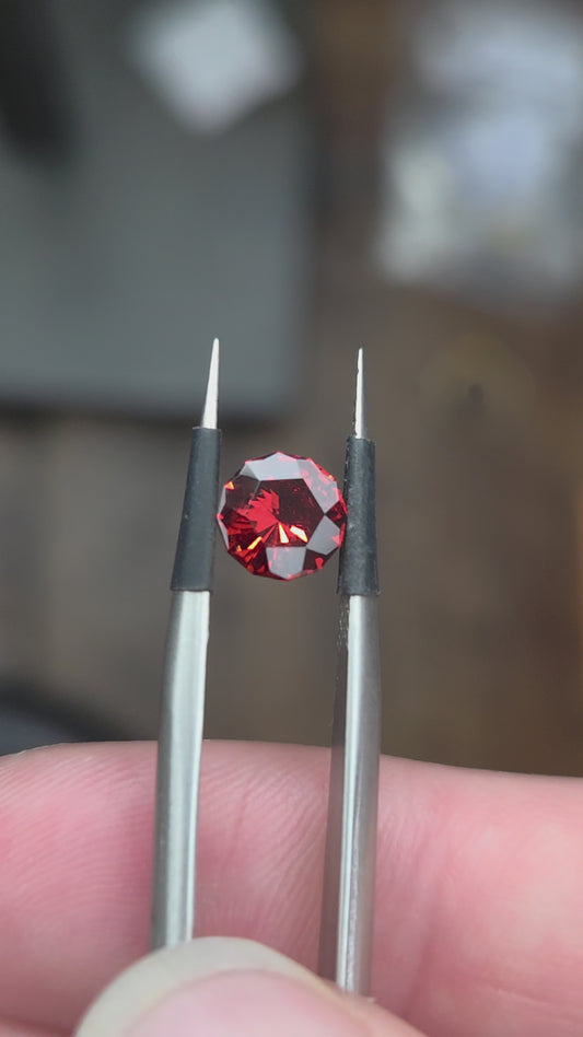 1.05 Ct Red Garnet Round