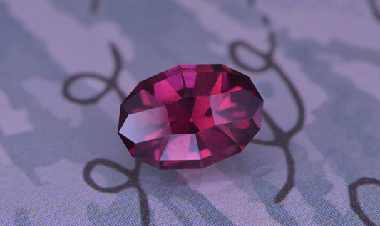 1.44 Ct Pink Rhodolite Garnet Oval